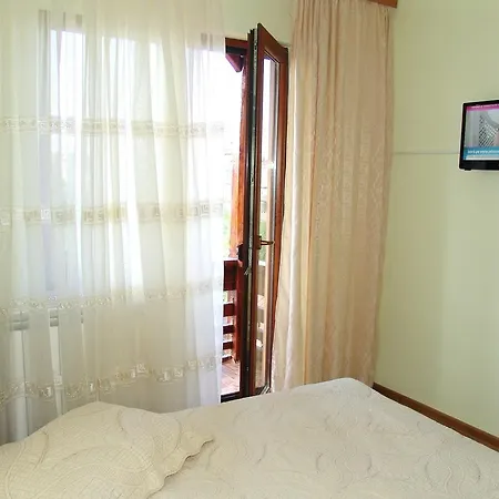 Rosu Konstanca